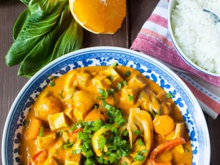 Nie masz mleczka kokosowego do curry? Zamienniki, które uratują obiad!