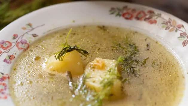 Jaka zupa na kościach wieprzowych? Przepisy i bulion jak u babci!