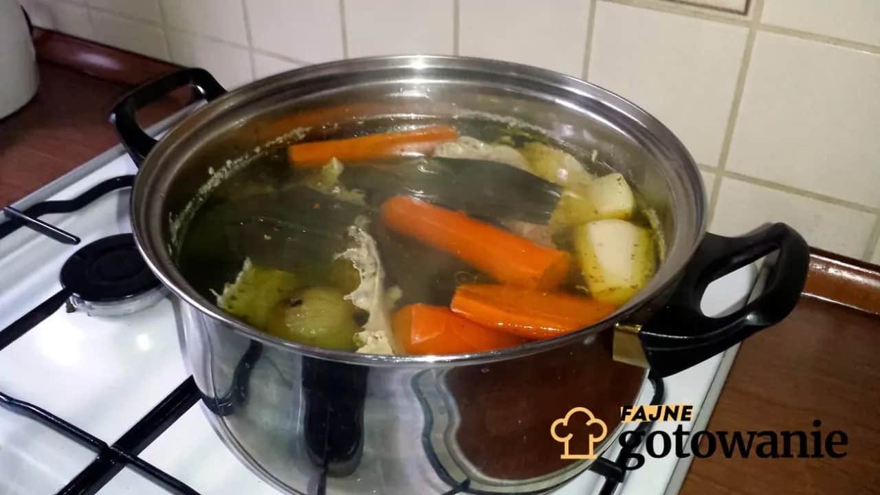 Dlaczego zupa kwaśnieje? Poznaj sekrety świeżości!