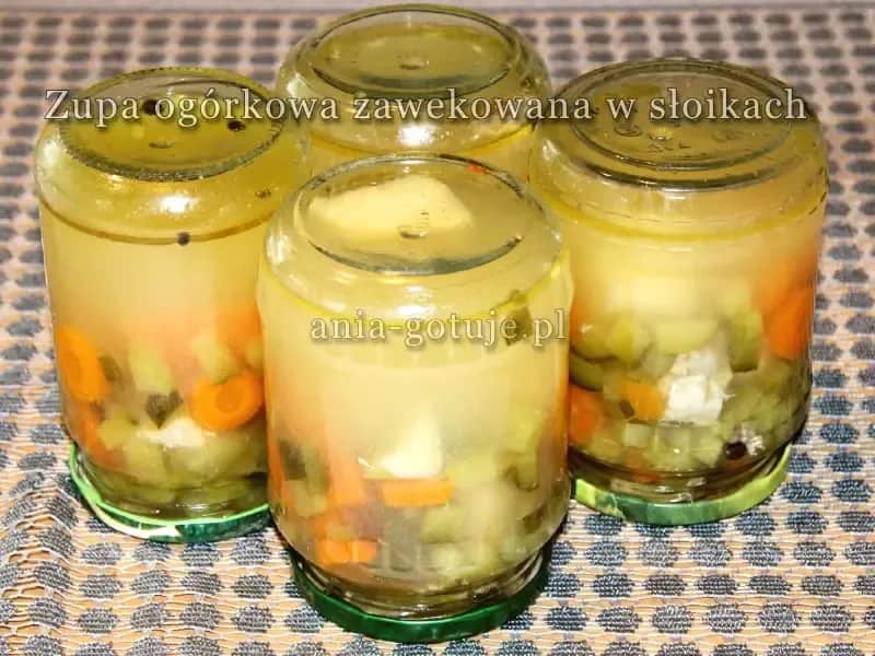 Zupy do słoików: Przepisy i sekrety bezpiecznego wekowania