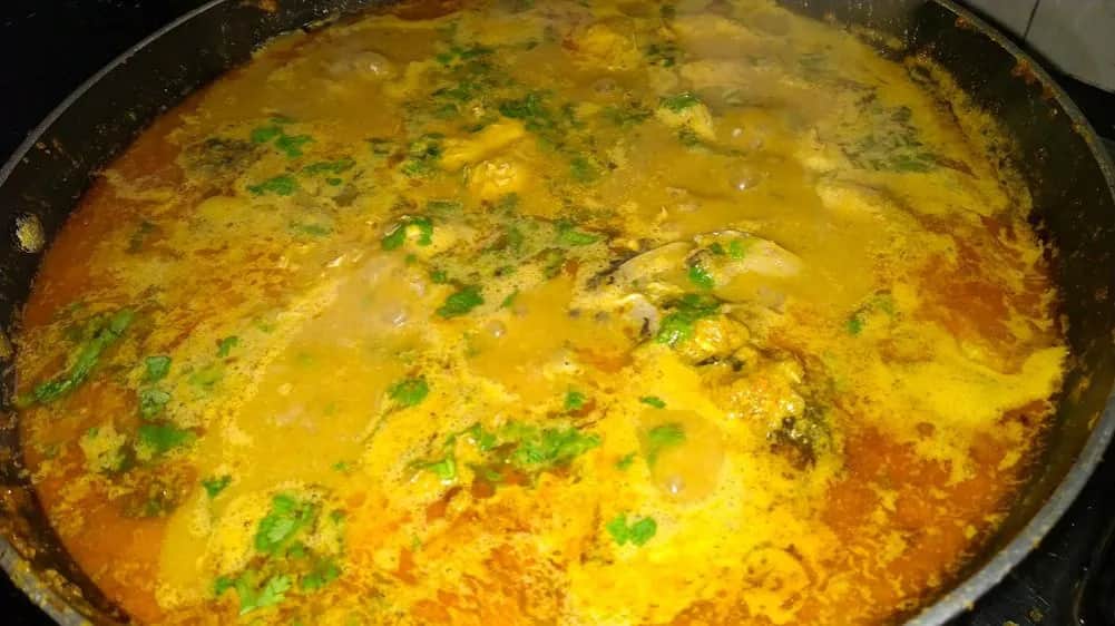 Curry: na co pomaga i kto powinien go unikać?